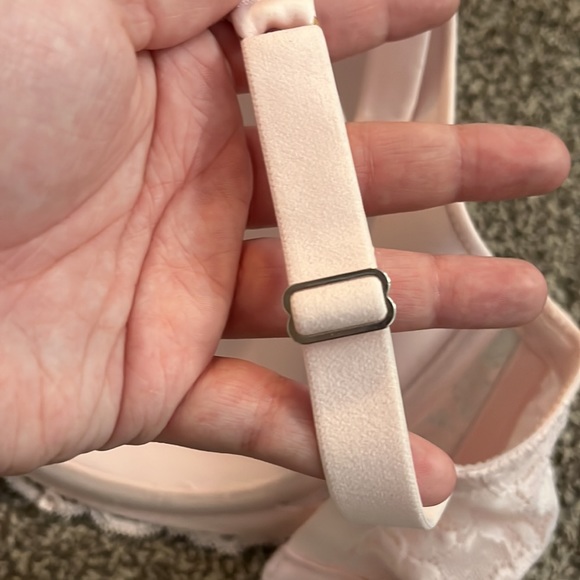 Montelle Intimates Pink Lacey bra - Picture 6 of 7